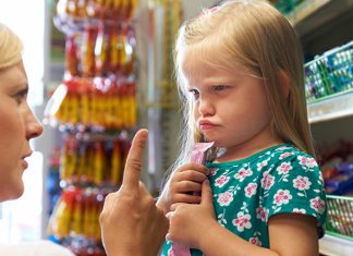 Как правильно отказать ребенку, если вы не можете купить то, что он просит?